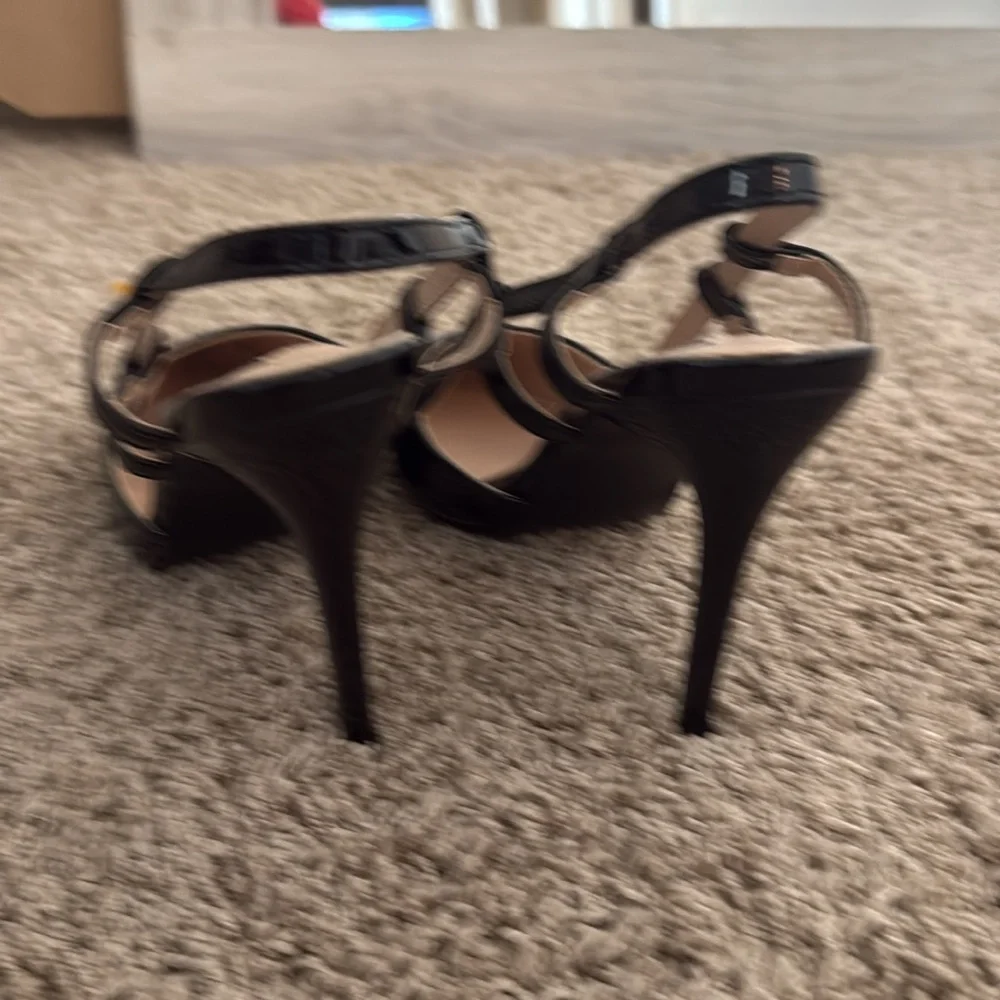 Uniloby heels - Picture 3 of 4